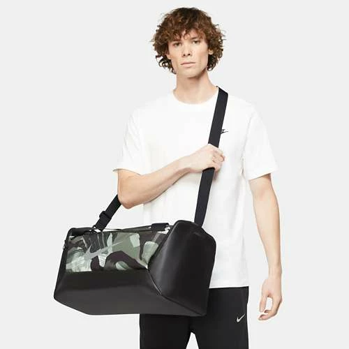 Duffels Nike Brasilia 9.5 Abstract Duffel Bag 5 Duffels Nike Brasilia 9.5 Abstract Duffel Bag - Image 3